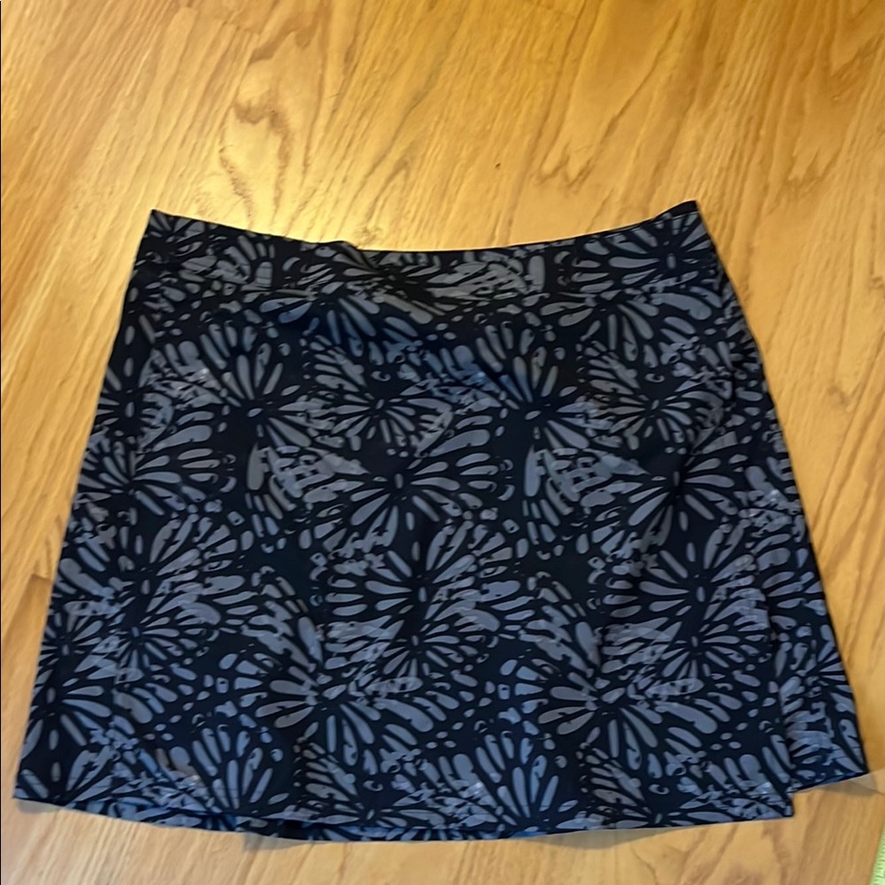 Ripskirt Hawaii size extra large black/gray floral